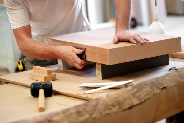 Come levigare il legno: guida pratica e strumenti necessari